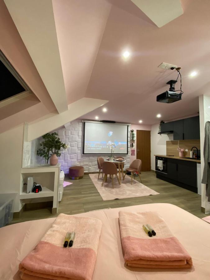 Capsule Color Deluxe Balneo I Ecran Home Cinema I Console De Jeux Trith-Saint-Leger Exterior foto